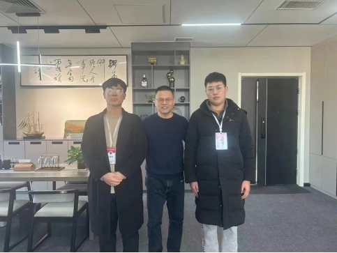 强乱强乱中文字幕