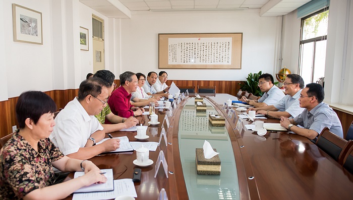 强乱强乱中文字幕