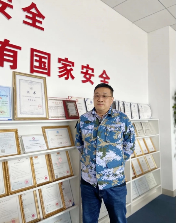 强乱强乱中文字幕