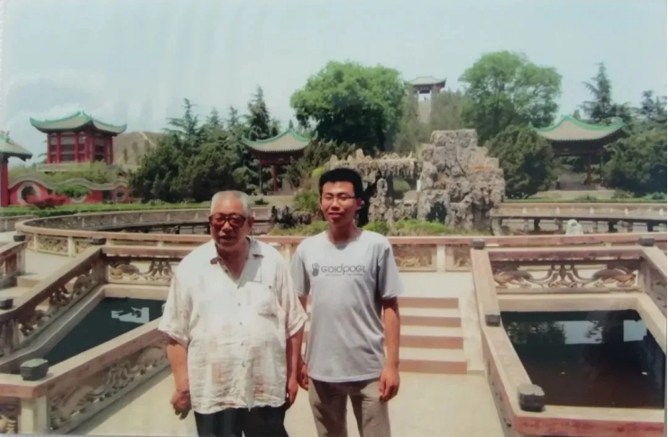 强乱强乱中文字幕
