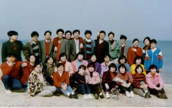强乱强乱中文字幕