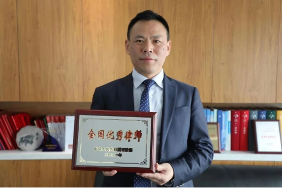 强乱强乱中文字幕