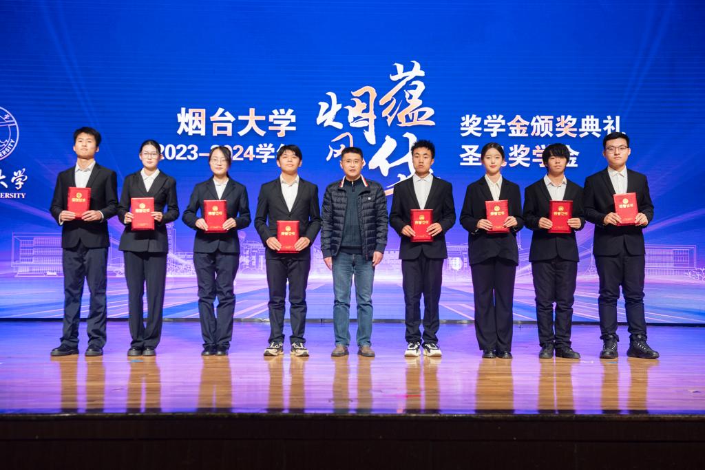 强乱强乱中文字幕