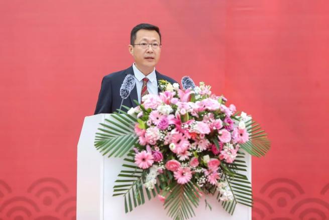 强乱强乱中文字幕