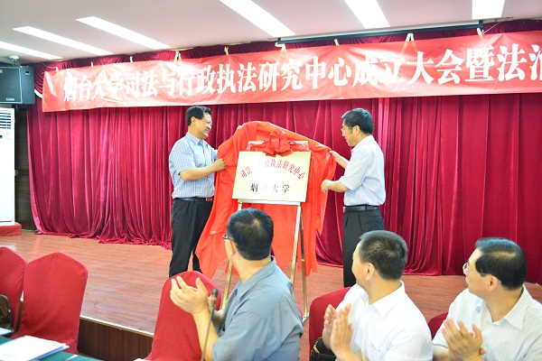 强乱强乱中文字幕