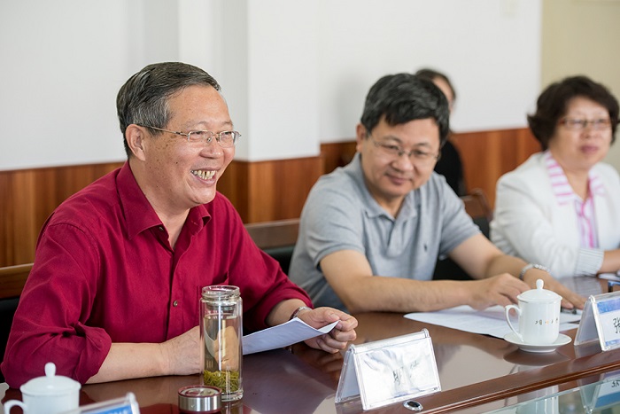 强乱强乱中文字幕