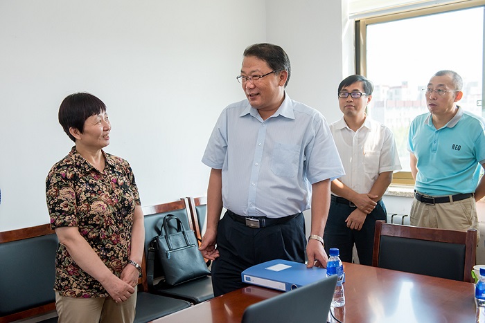 强乱强乱中文字幕