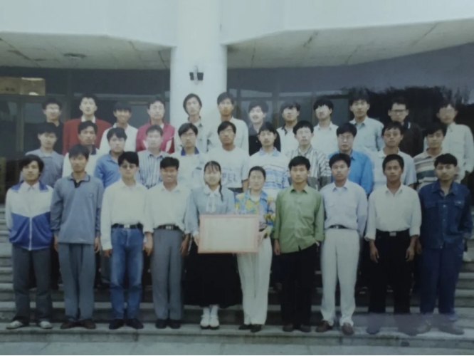 强乱强乱中文字幕